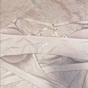 White alphalete sports bra